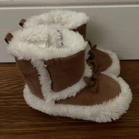 Infant Girls Sherpa Boots - Picture 4 of 5